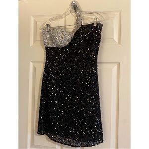 One shoulder scala dress